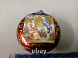 Enamelled small patch style box with paste stone set top