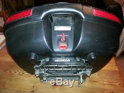 Honda CBR 1100xx Blackbird Hard Luggage Set, Panniers, Top Box (7)